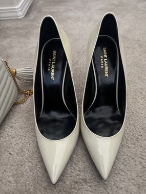Opyum Saint Laurent Cream Patent Leather Pointed Pumps